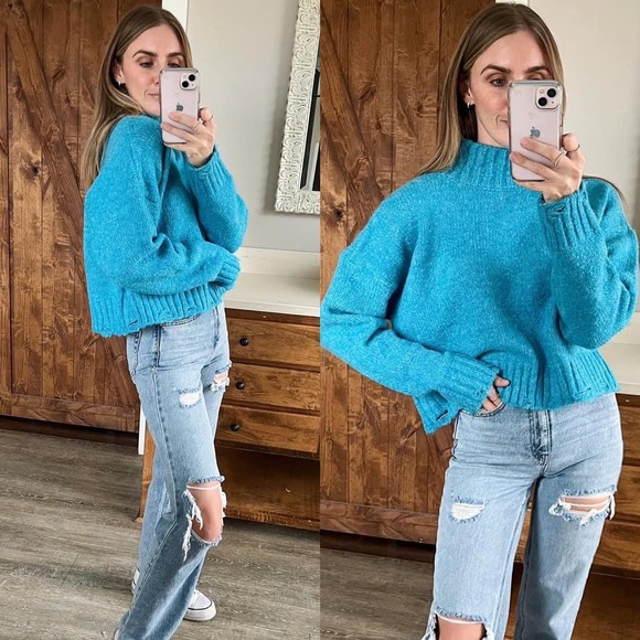 NWOT boutique sweater! Super soft! Only tried on. - Picture 1 of 2
